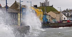 Met Office issues new 7-hour weather warning as Brits in 6 areas face travel chaos