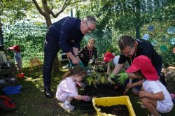 Parents and children let down by broken childcare system, warns cross-party report