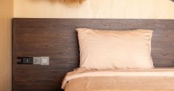 5 second task you should always do when you enter hotel room